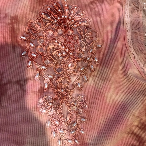 TRUE MEANING PINK TIE DYE TOP Size L Lace Trim - Picture 3 of 7